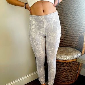 Lululemon full length nulux white and grey patterned leggings